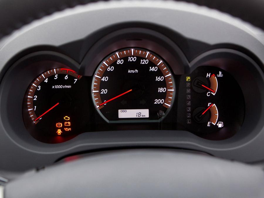  Toyota Hilux SR5 Double Cab 4x4 2011 года  (AU) (фото 15 из 18)